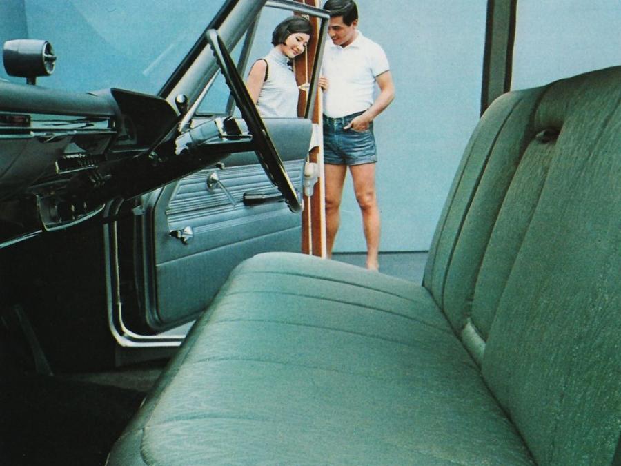 Интерьер Toyota Crown 1962 года  (фото 7 из 10)